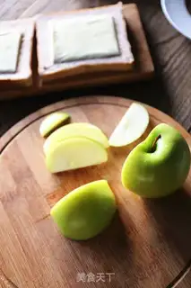 Make Blue apple cheese sandwich step 0