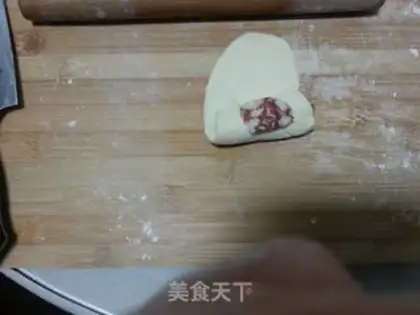 Make Sausage roll step 4