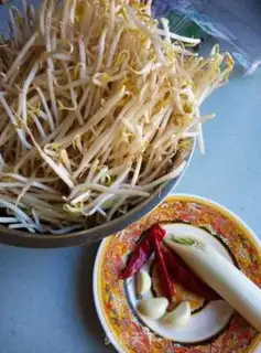 Make Green bean sprouts step 0