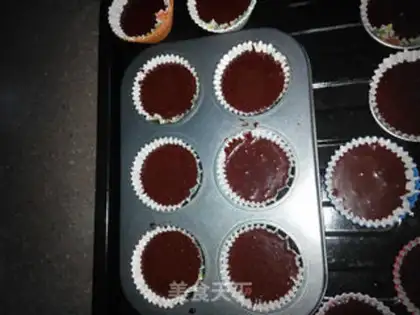 Make Chocolate cupcakes step 3