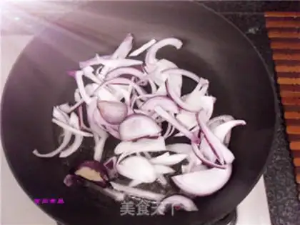 Make Onion fried hog skin step 13