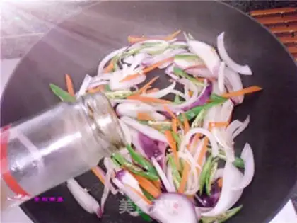 Make Onion fried hog skin step 15