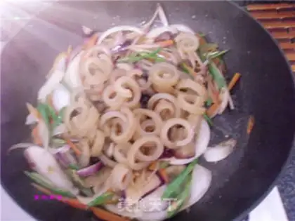 Make Onion fried hog skin step 16
