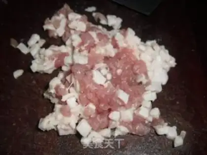 Make Tomato sauce and pasta step 1