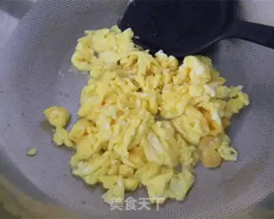 Make Scrambled eggs step 0
