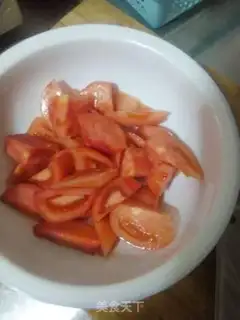 Make Tomato fried egg soup step 1