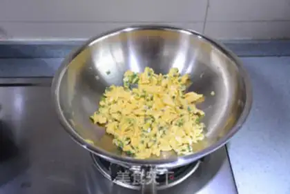 Make An egg with an onion step 6