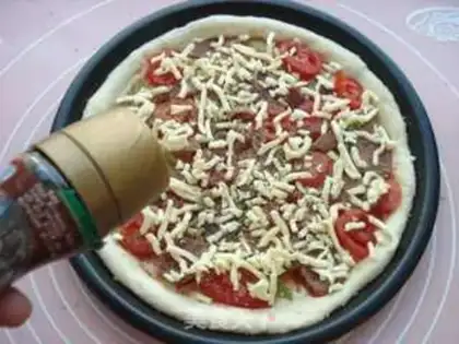 Make Black pepper beef pizza step 10