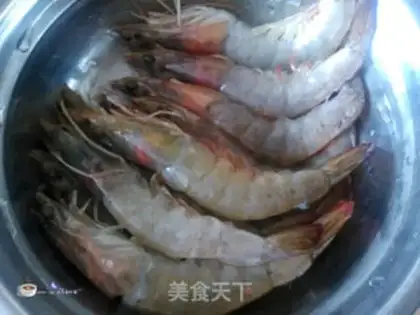 Make Black pepper sauce and shrimp step 1