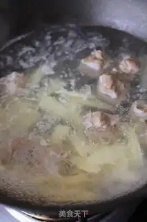 Make Mountain medicine, bone soup step 4