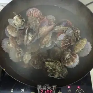 Make A garlic fan scallop step 1