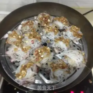 Make A garlic fan scallop step 6