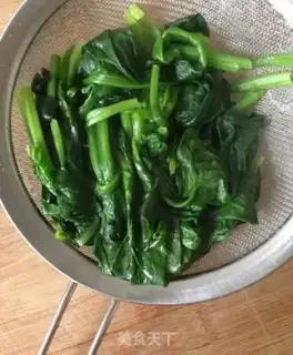 Make Spinach egg rolls step 1