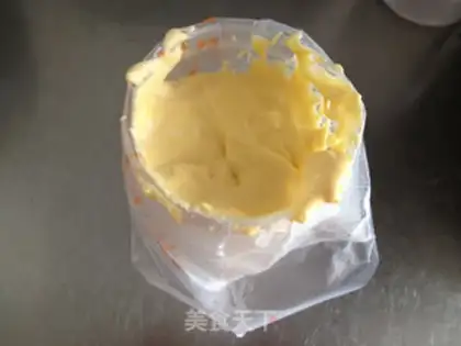 Make Little yolk cookies step 8