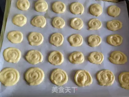 Make Little yolk cookies step 9