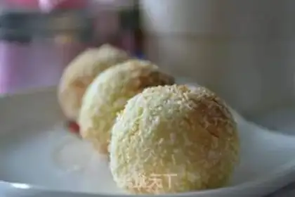 Make Coconut ball step 11