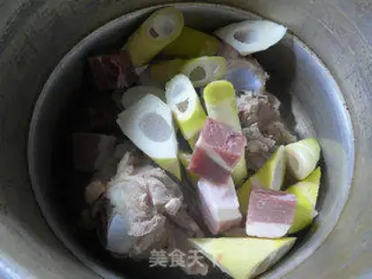 Make Salt Thunder Bones soup step 5