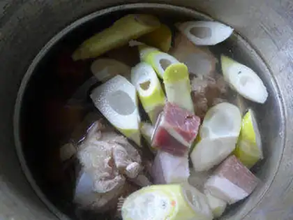 Make Salt Thunder Bones soup step 7