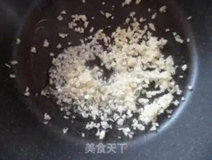 Make Garlic fan sap step 5