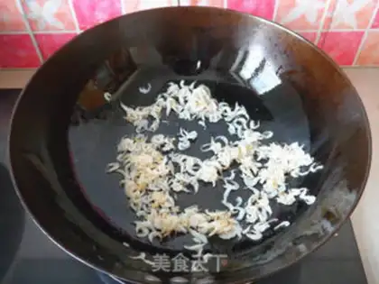 Make Shrimp-covered eggs step 3
