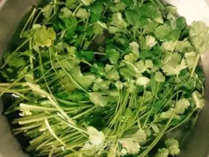 Make Flowered eggs step 1