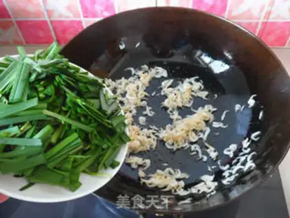 Make Shrimp-covered eggs step 4
