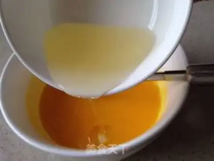 Make Apricot honey twirl cake step 2
