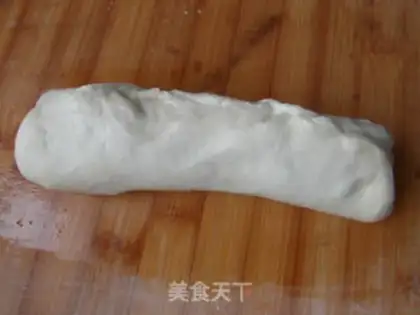 Make The flower of sausage bread step 2