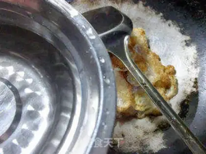 Make Quail egg fried leaves step 3