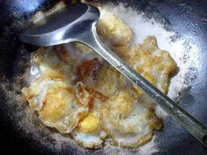 Make Quail egg fried leaves step 4