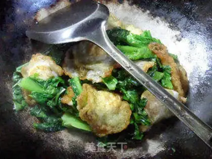 Make Quail egg fried leaves step 5