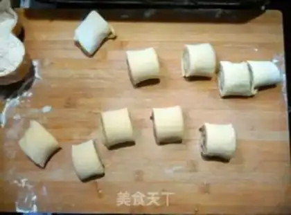 Make A melon roll step 3