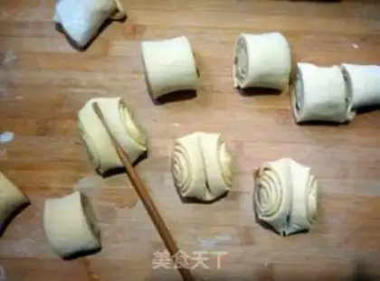 Make A melon roll step 4
