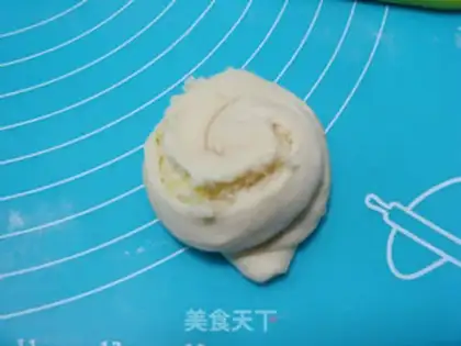 Make Coconut-shaped little dinner bag step 9