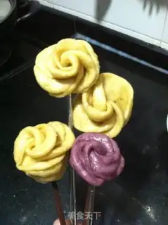 Make Flower buns step 12