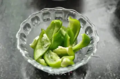 Make Pepper squid rolls step 1