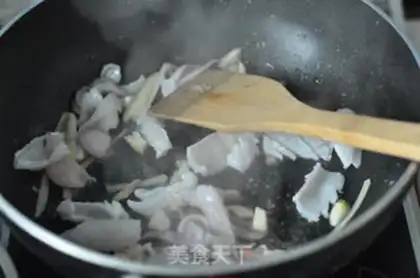 Make Pepper squid rolls step 4