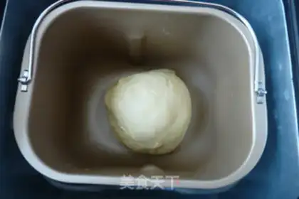 Make Mexican red bean bun step 4