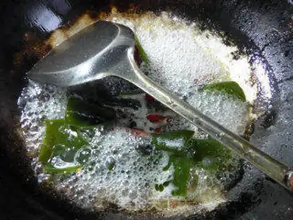 Make The seaweed is made of pastry step 4