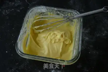 Make Mexican red bean bun step 12