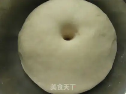 Make The willow shape of the sausage pack step 0