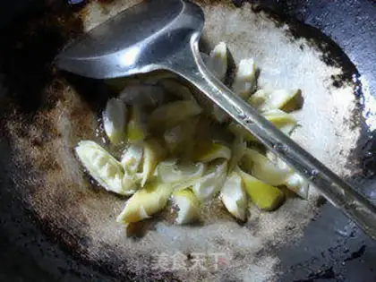Make Shrimp skins, scrawny urchins step 3