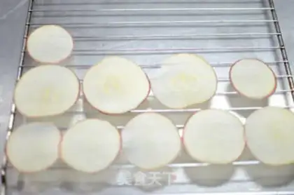 Make Baked apple chips step 1