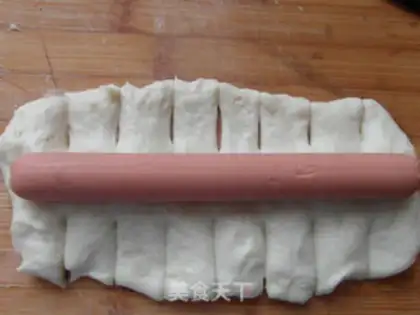 Make The willow shape of the sausage pack step 4