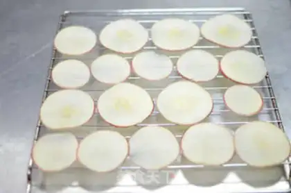 Make Baked apple chips step 2