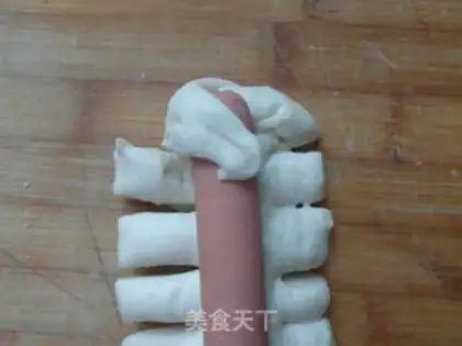 Make The willow shape of the sausage pack step 5