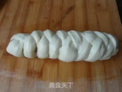 Make The willow shape of the sausage pack step 8