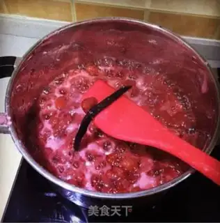 Make Strawberry sauce step 3