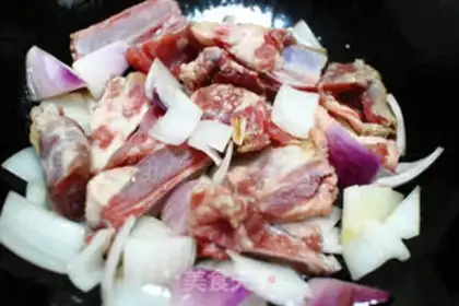 Make Xinjiang specialty hands-on rice step 3
