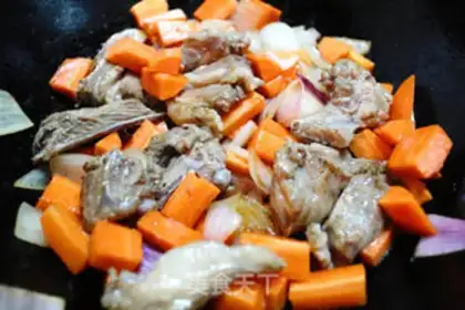 Make Xinjiang specialty hands-on rice step 4